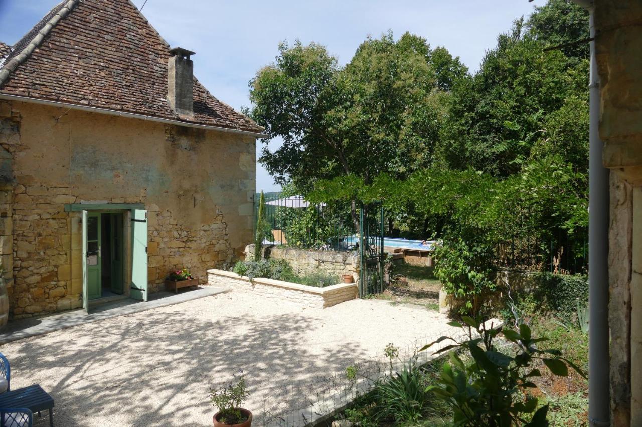 1 Rue Pasquet - 2 Double Rooms In The Main House Beaumont-en-Perigord Exterior photo