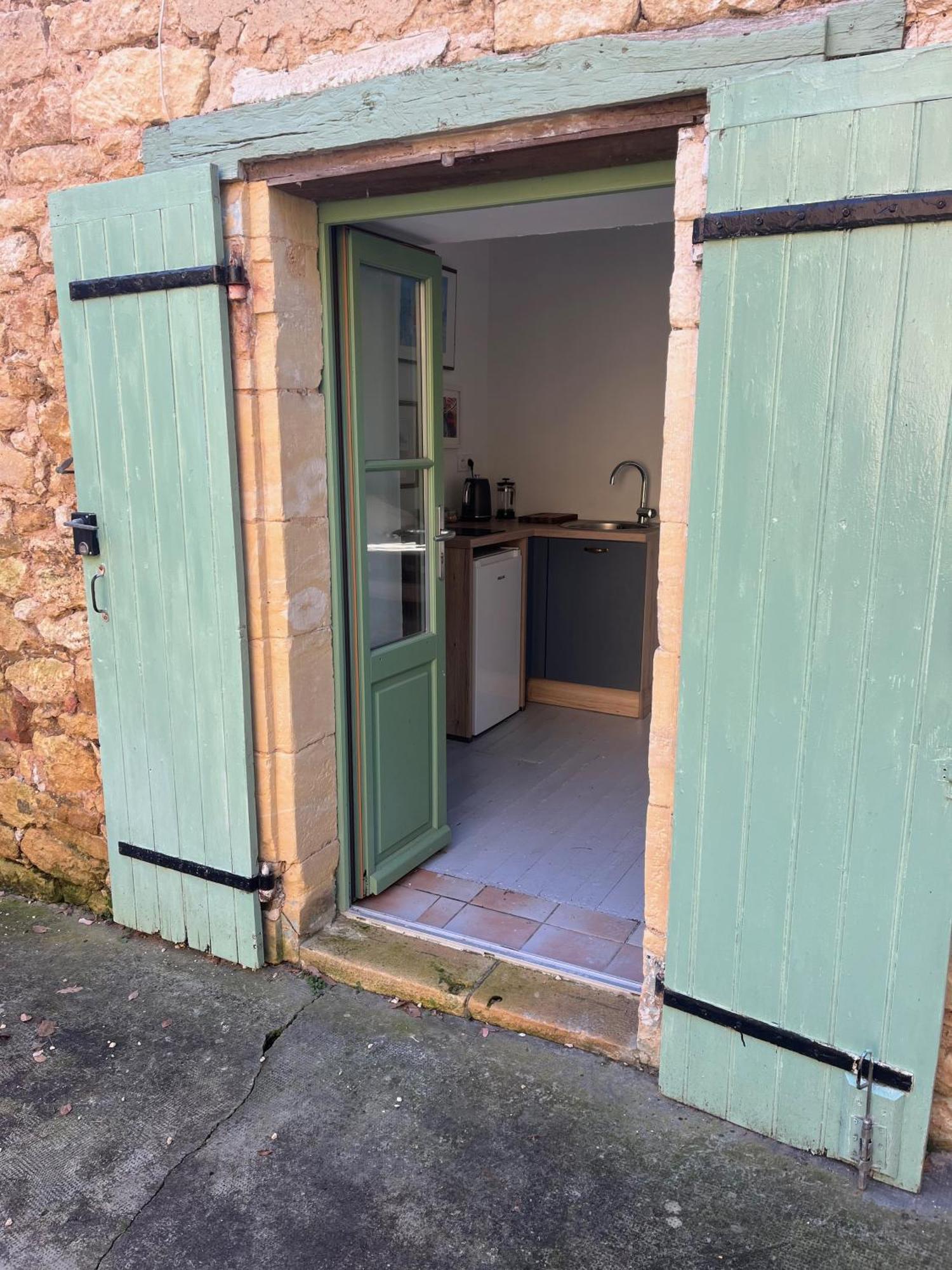 1 Rue Pasquet - 2 Double Rooms In The Main House Beaumont-en-Perigord Exterior photo